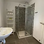 Modern Centrally Located In 度假居 *