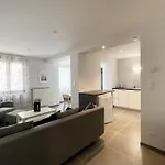 度假居 Modern Centrally Located In