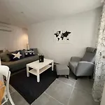 度假居 Modern Centrally Located In *