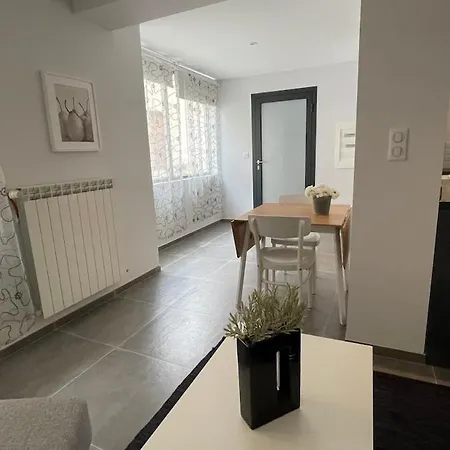 Casa vacanze Modern Centrally Located In *