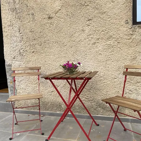 Modern Centrally Located In * Quarante